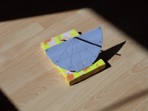 Kartonska sončna ura